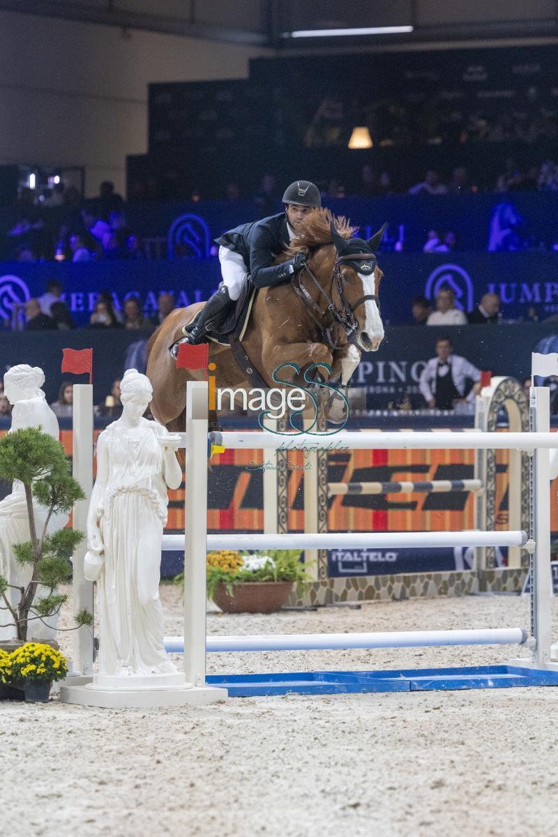 Anquetin Julien (FRA) riding Fiona des Ibis_Verona_20241109_SS358353.jpg